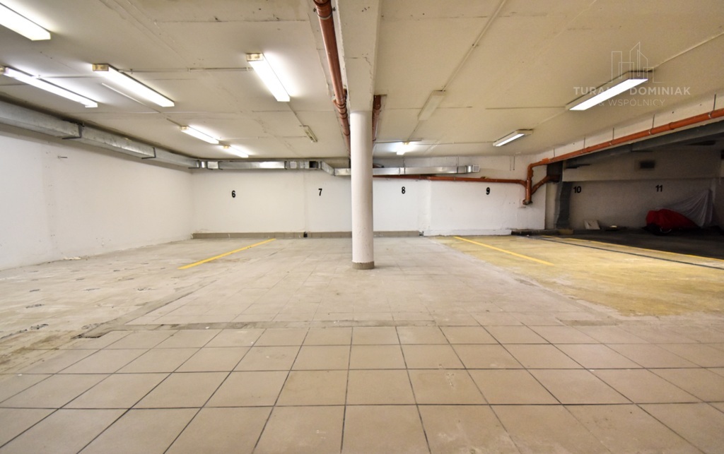Miejsce postojowe w garażowcu ul. Felczaka 11 (2)