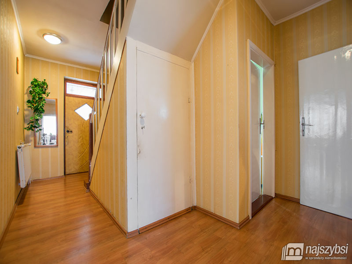 Dom w centrum Przybiernowa. (11)