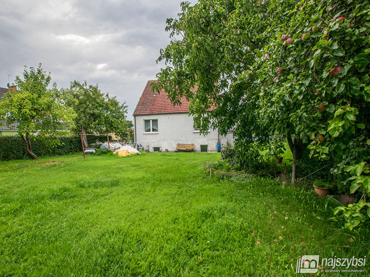 Dom w centrum Przybiernowa. (16)