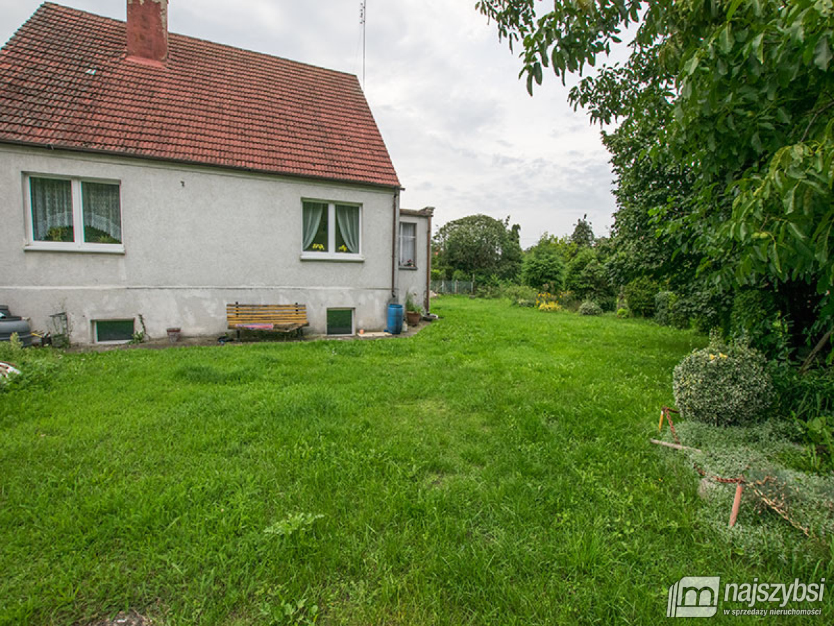 Dom w centrum Przybiernowa. (17)