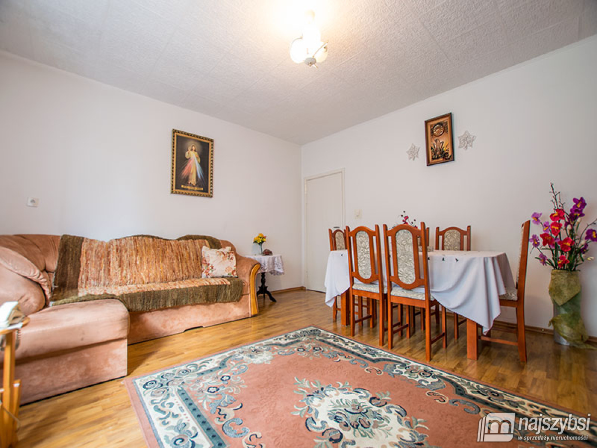 Dom w centrum Przybiernowa. (4)