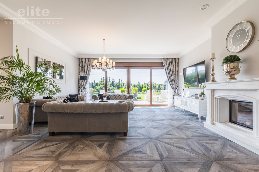 Na sprzedaż stylowy luksusowy dom z basenem ! (14)