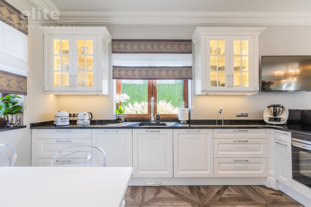 Na sprzedaż stylowy luksusowy dom z basenem ! (19)