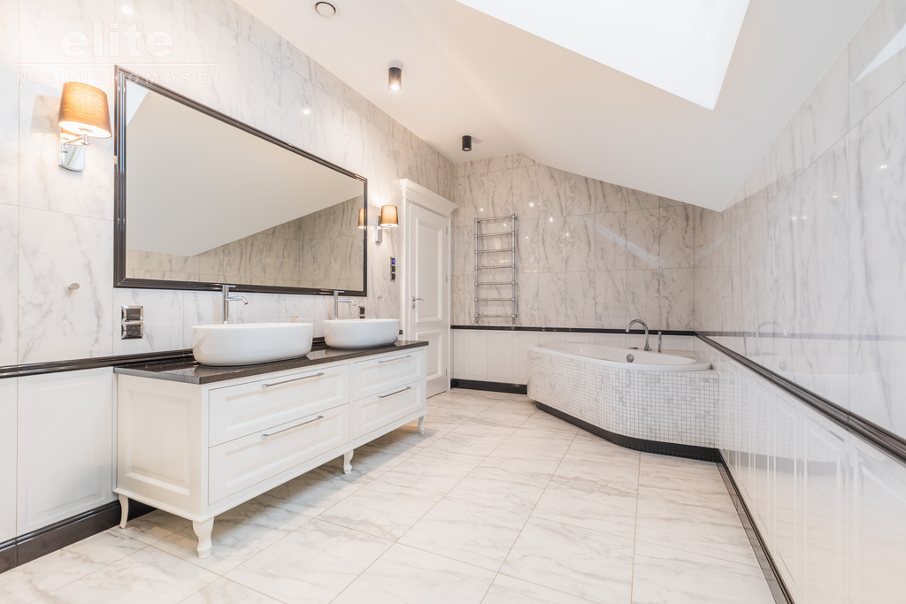 Na sprzedaż stylowy luksusowy dom z basenem ! (25)