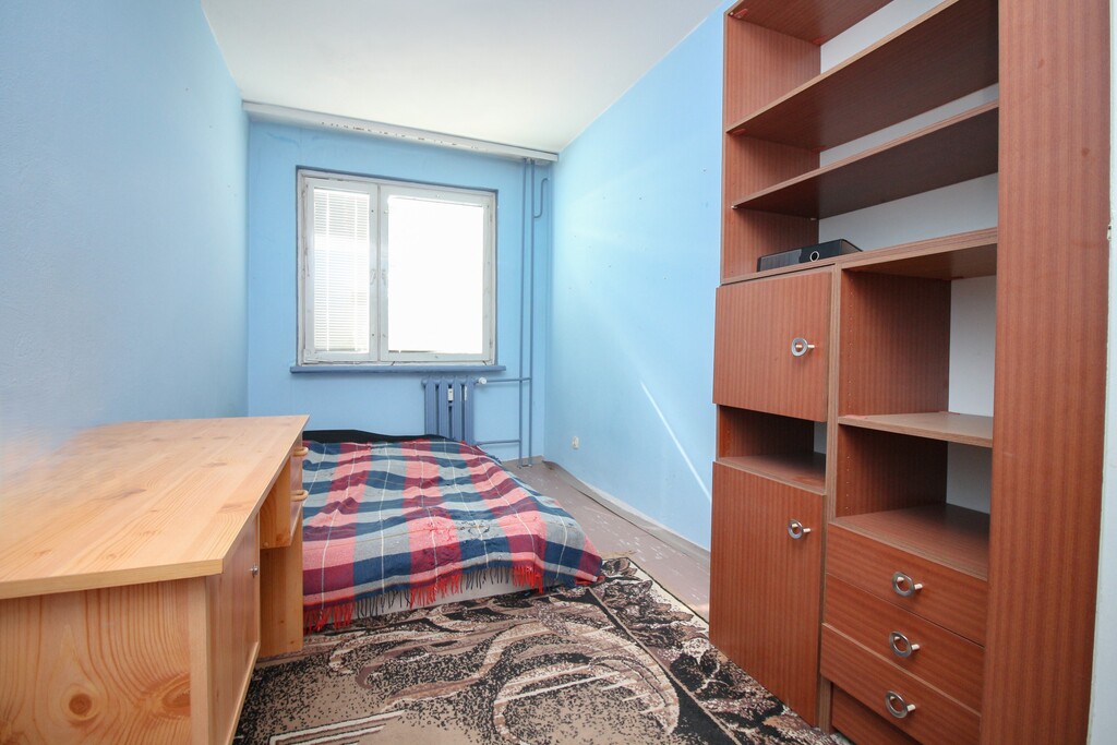 4 pokoje >>do remontu<< os. Pyrzyckie << (7)