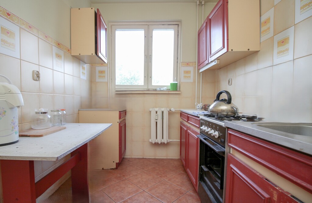 4 pokoje >>do remontu<< os. Pyrzyckie << (9)