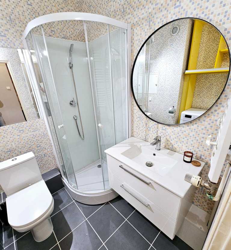 Przestronna kawalerka z balkonem  na Os. Bukowym (3)