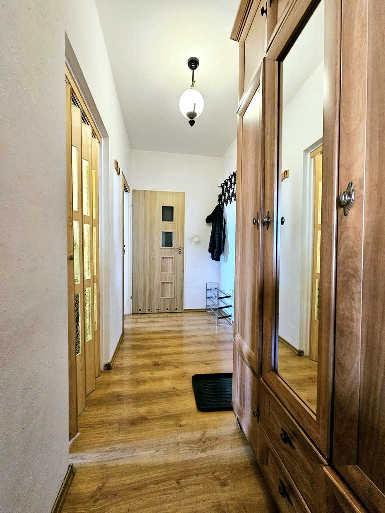 2 pokoje z dużym balkonem w spokojnej okolicy (7)