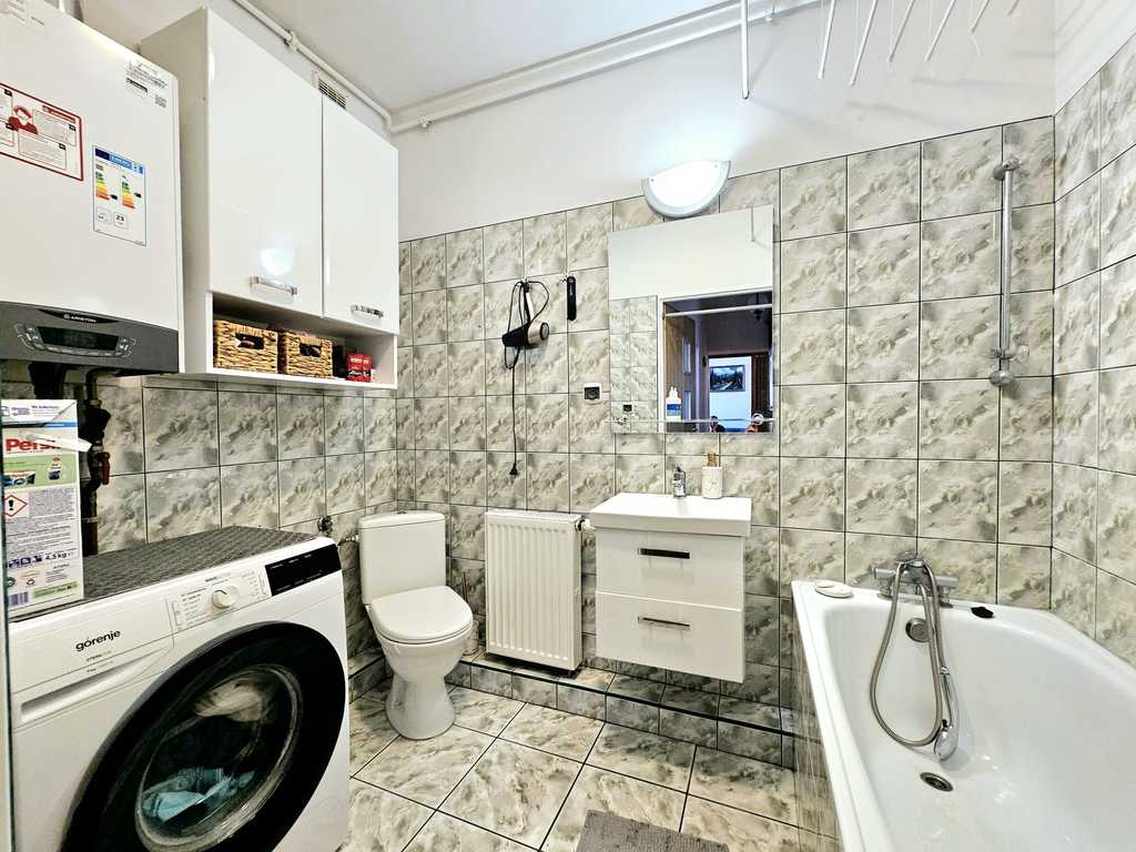 2 pokoje z dużym balkonem w spokojnej okolicy (6)