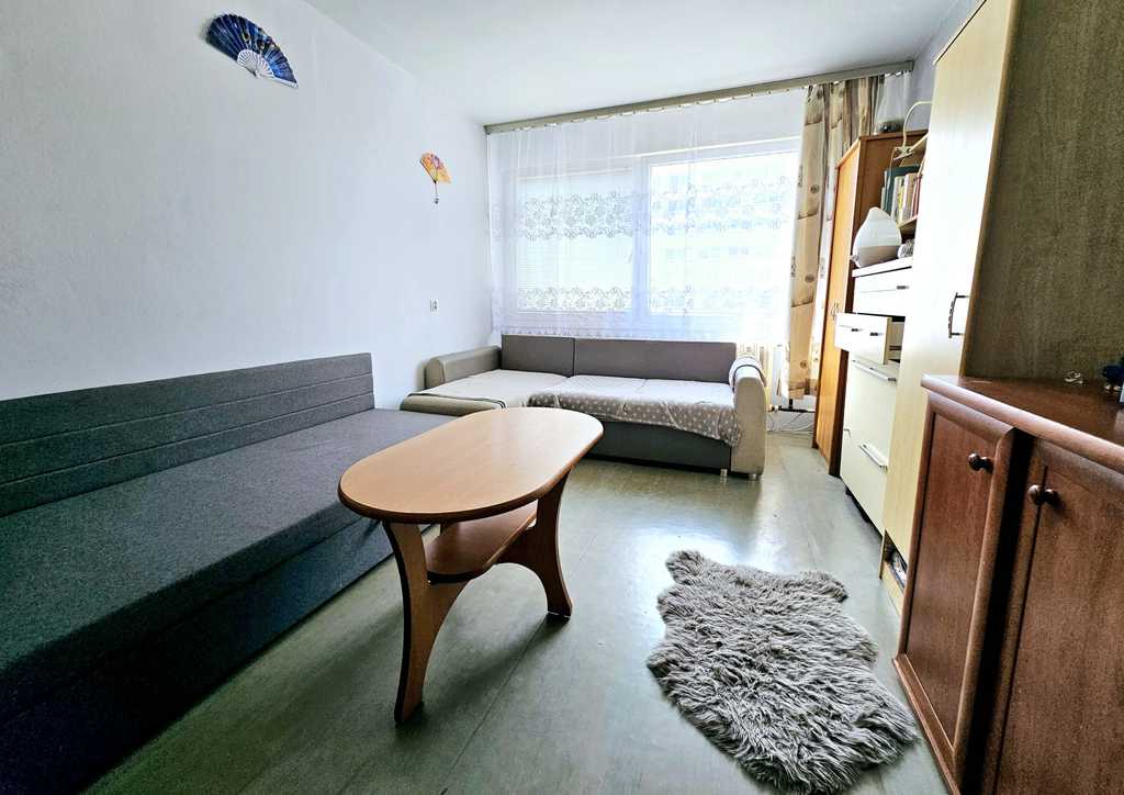 Duże 3 pokoje w centrum Polic (1)