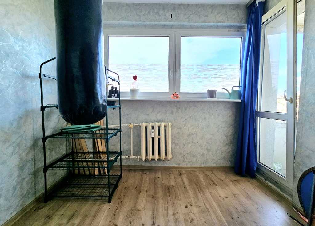 Duże 3 pokoje w centrum Polic (2)