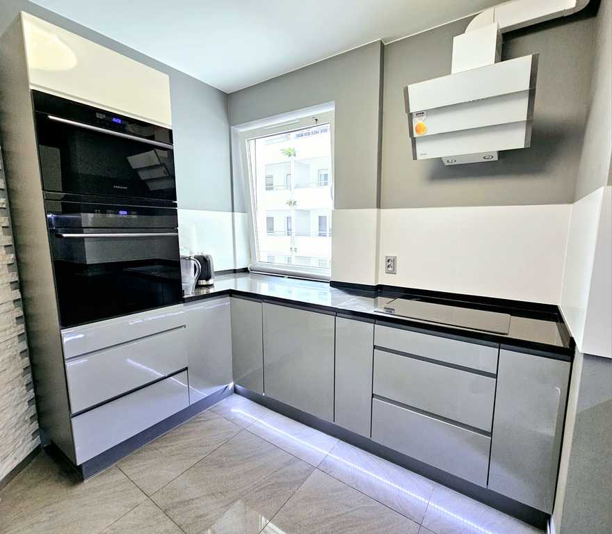 NOWA CENA! Komfortowe 3 pokoje w apartamentowcu! (7)