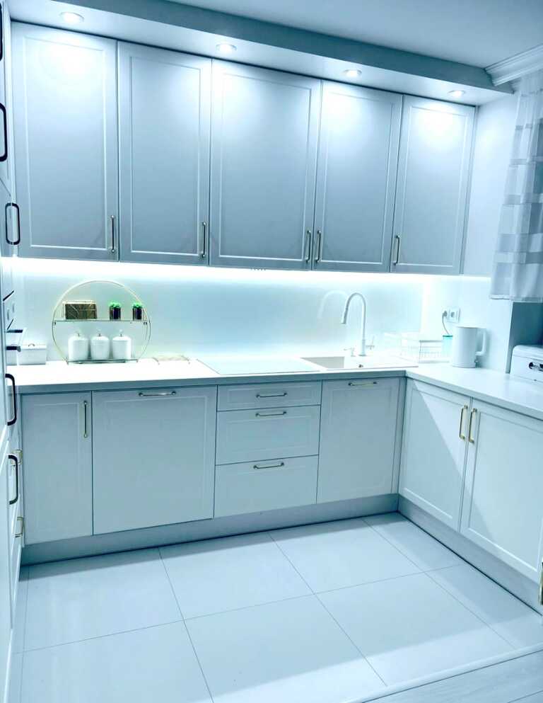 5 pokoi na wysokim parterze w spokojnej okolicy! (3)