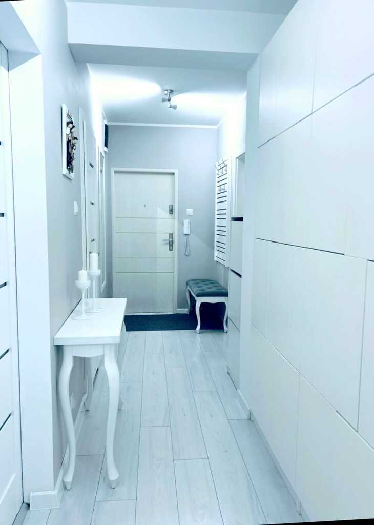 5 pokoi na wysokim parterze w spokojnej okolicy! (21)