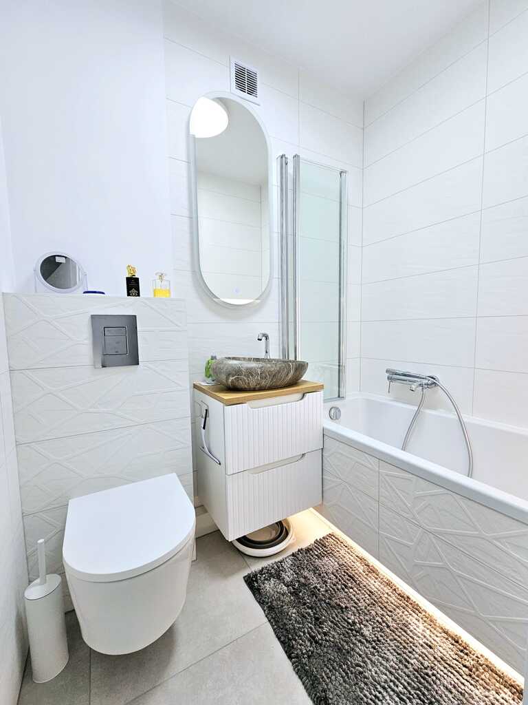 2 pok. po generalnym remoncie z pięknym widokiem! (7)