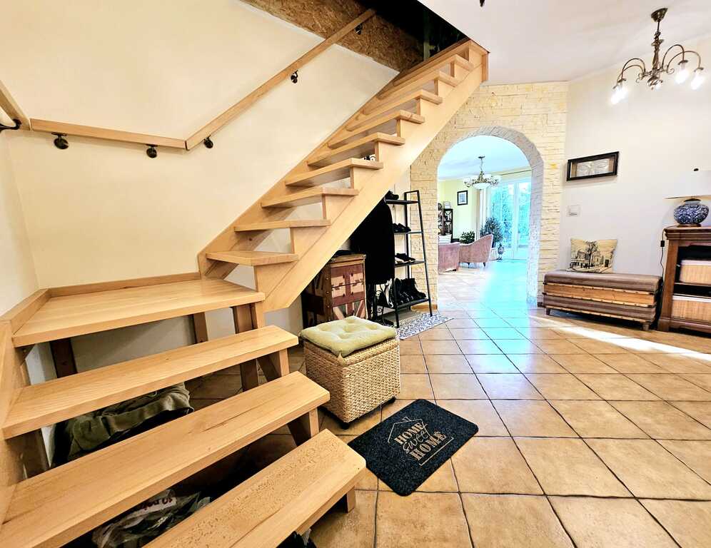 Dom pod samym lasem w Dobrej na dużej działce! (13)