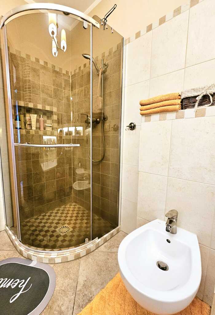 Dom pod samym lasem w Dobrej na dużej działce! (27)