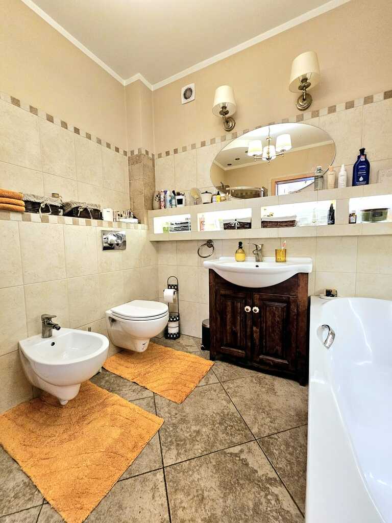 Dom pod samym lasem w Dobrej na dużej działce! (26)