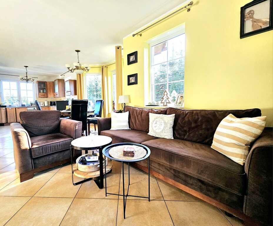 Dom pod samym lasem w Dobrej na dużej działce! (16)