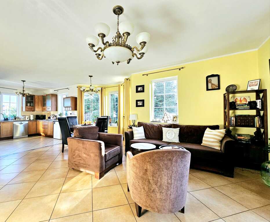 Dom pod samym lasem w Dobrej na dużej działce! (15)