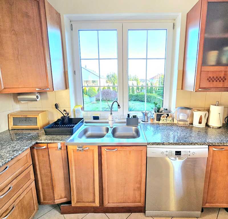 Dom pod samym lasem w Dobrej na dużej działce! (19)