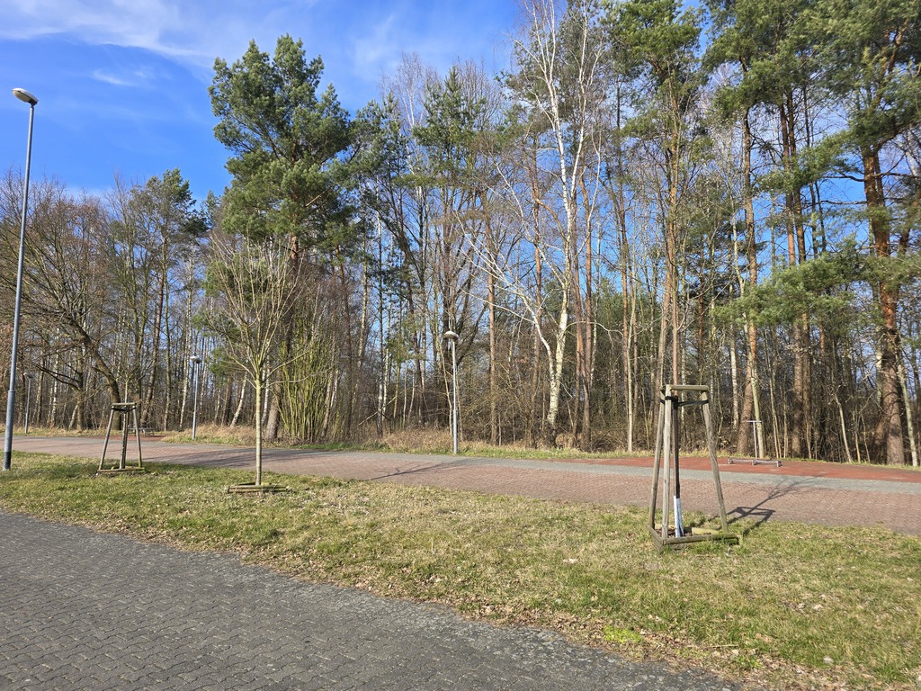 Piękna działka nad zalewem (1)