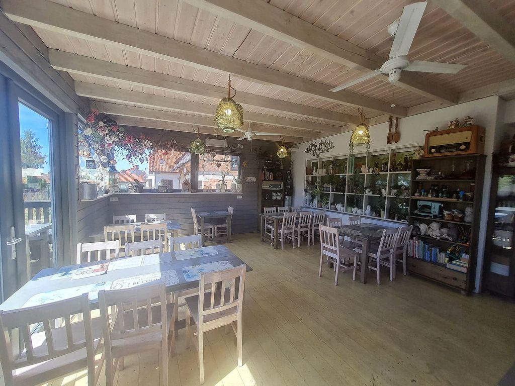 Obiekt usługowy z funkcją mieszkalną (4)