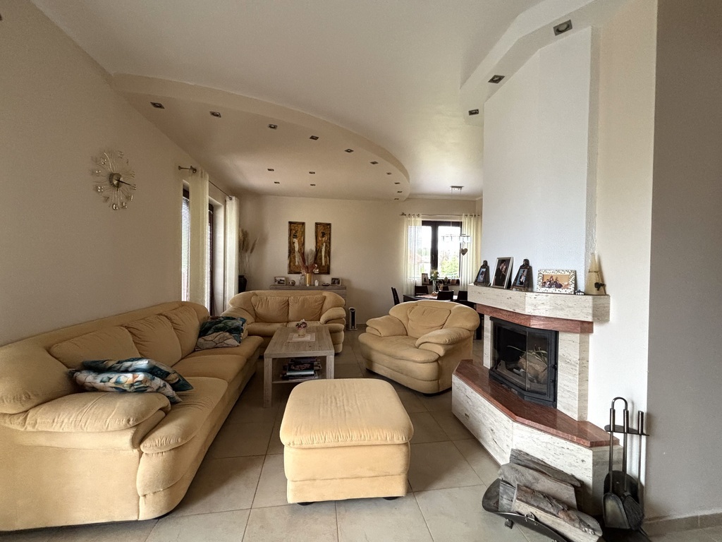 Atrakcyjny dom Warszewo 5 sypialni ! (7)