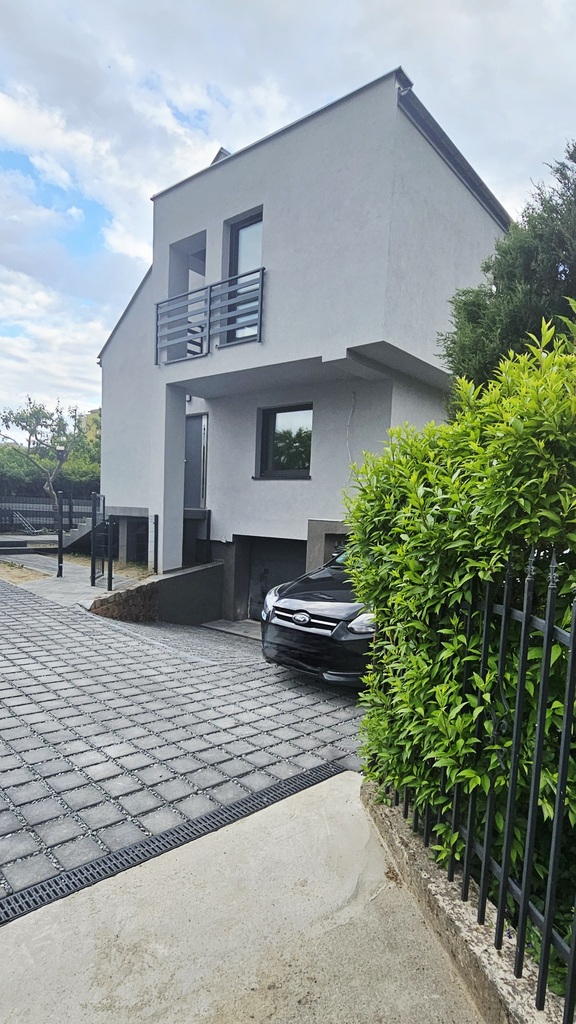 Mieszkanie z ogródkiem i miejscem postojowym (1)