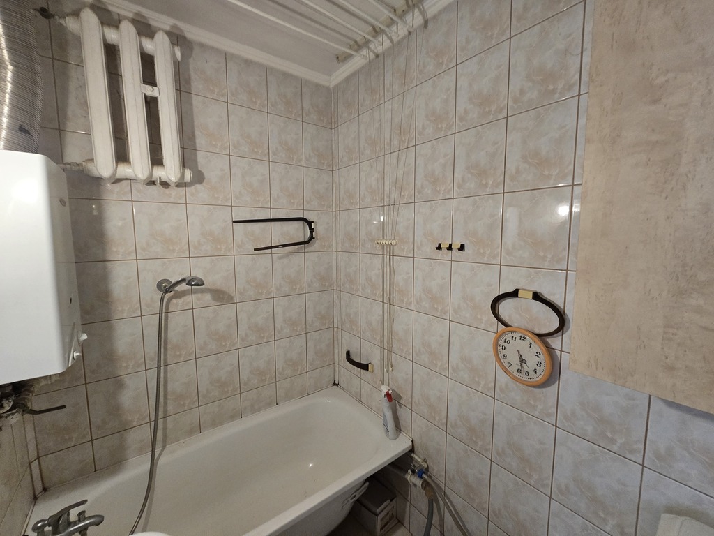 Dwupokojowe mieszkanie na drugim piętrze (3)