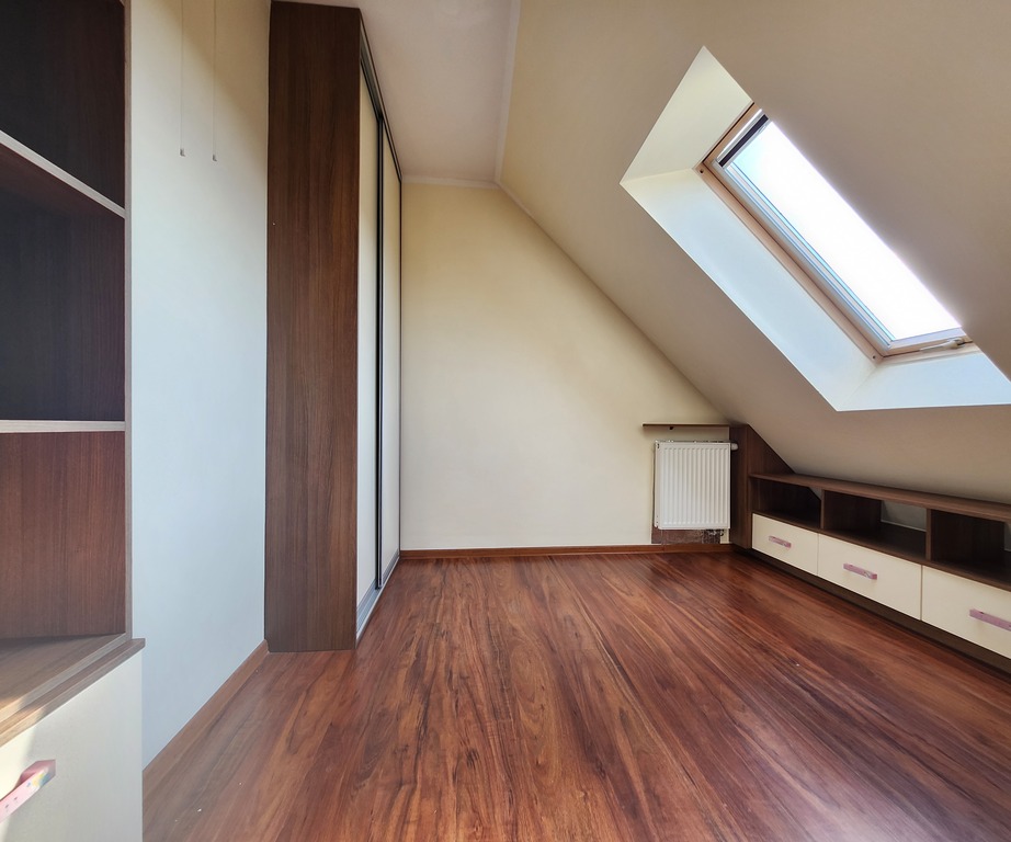 Dwupoziomowe mieszkanie z balkonem- Os. Bukowo (7)