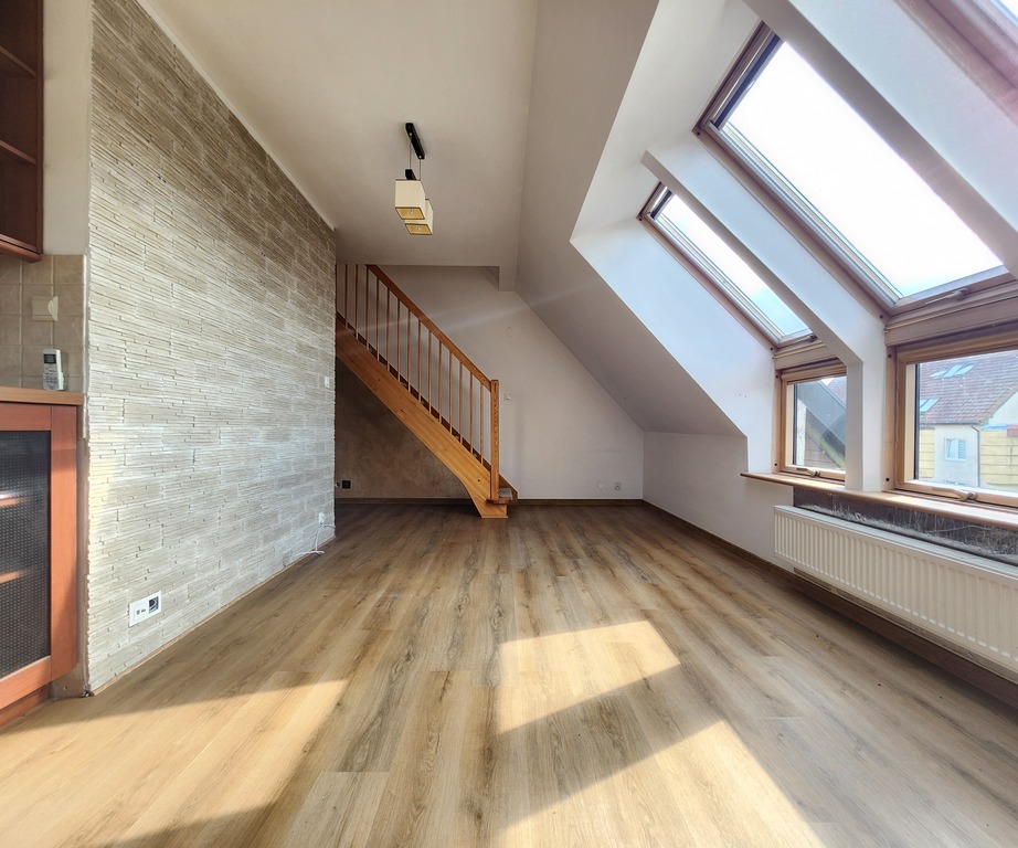 Dwupoziomowe mieszkanie z balkonem- Os. Bukowo (2)