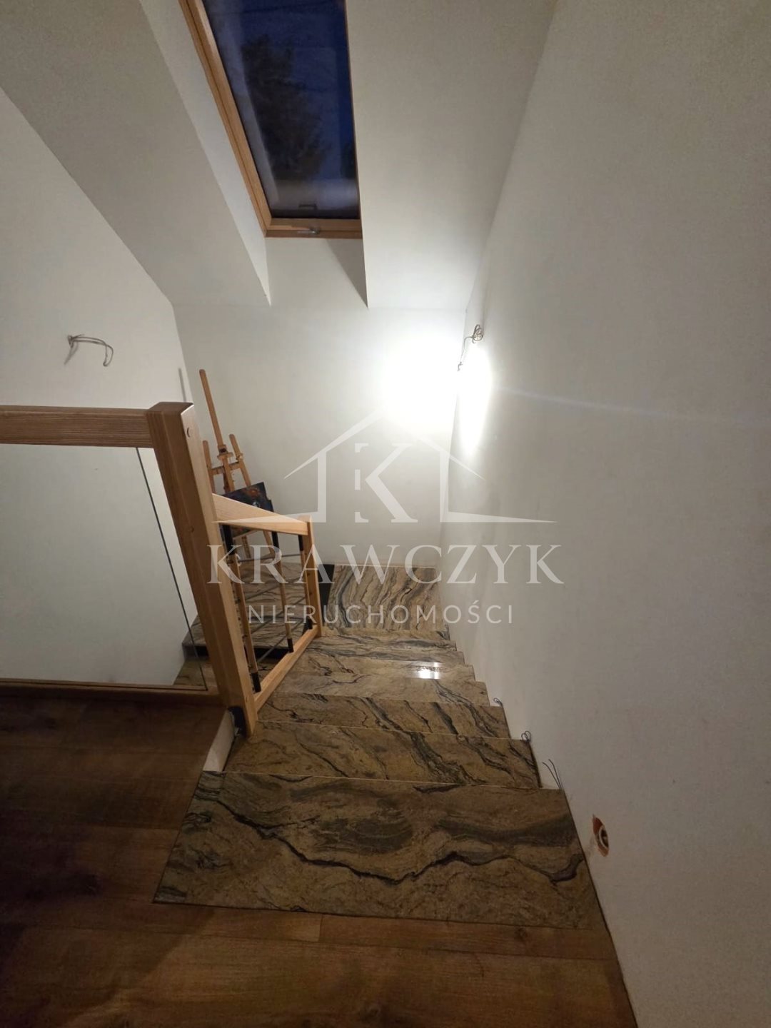 W pełni wykończony bliźniak z garażem w bryle- (5)