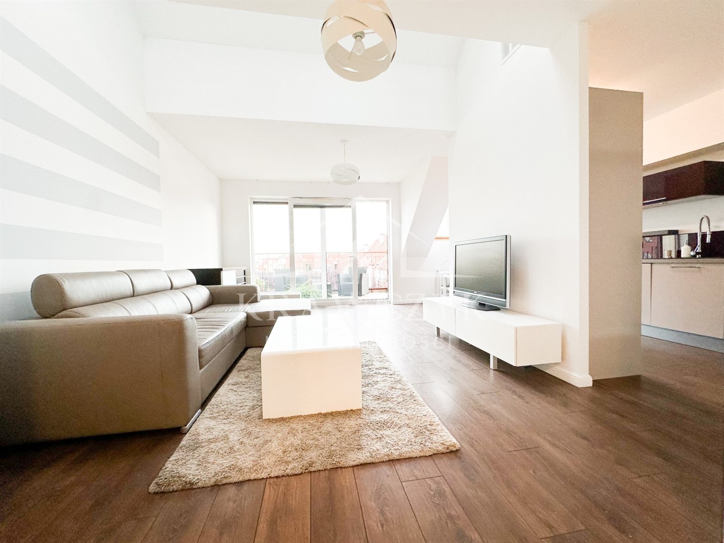 Osiedle zamknięte, miejsce post., komórka lokators (1)