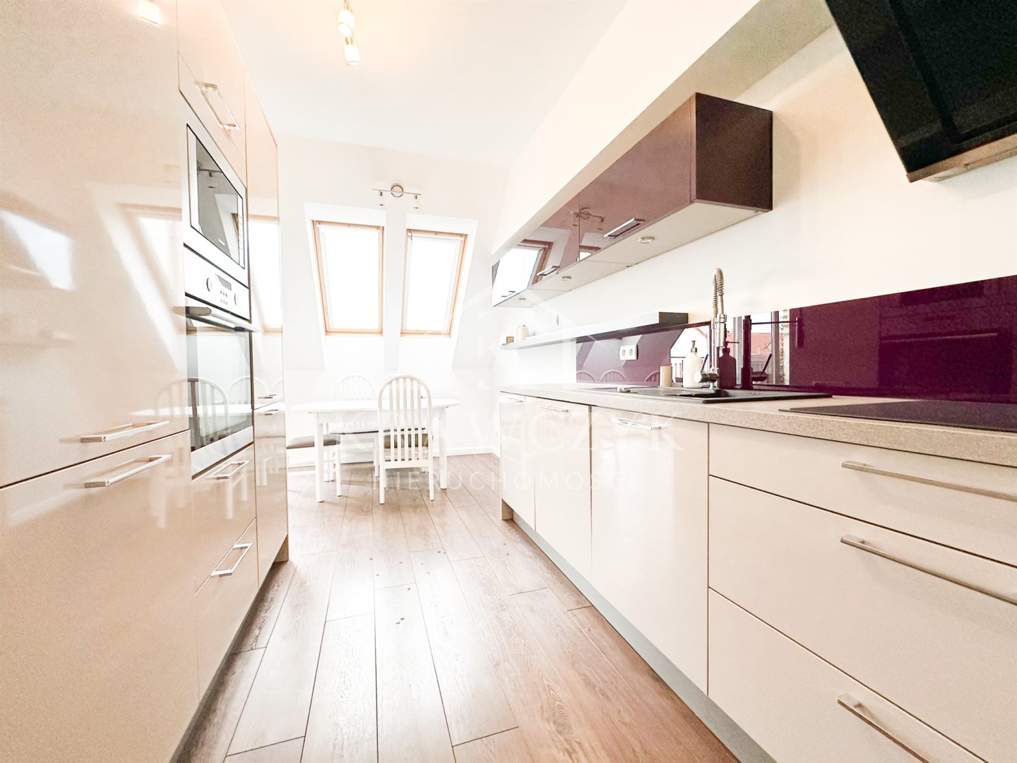 Osiedle zamknięte, miejsce post., komórka lokators (4)