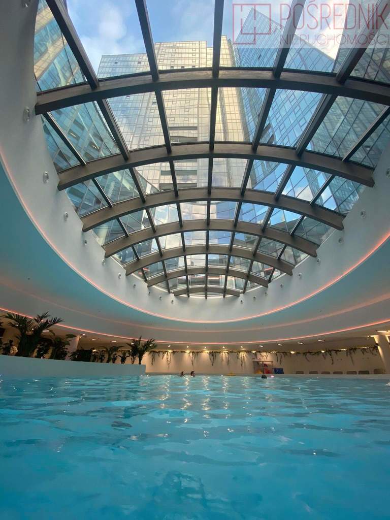 Kawalerka w Hanza Tower, balkon, basen (8)