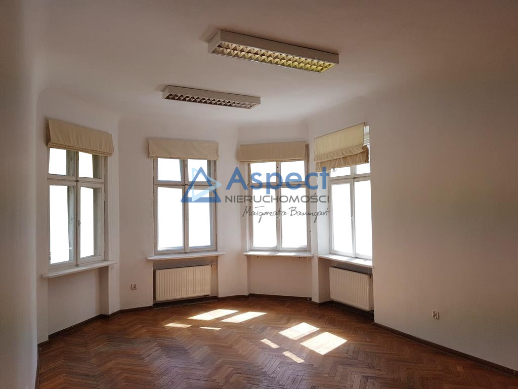 Wynajem - biuro, 47 m2, 1376 zł (1)