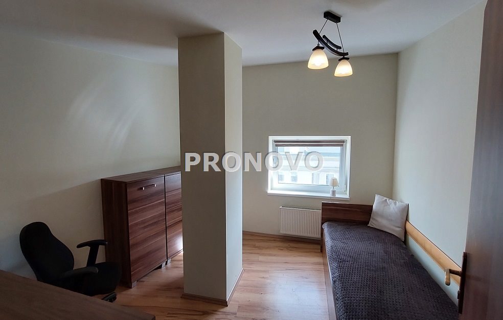 Pokójw w 4 pokojowym mieszkaniu Wały Chrobrego (1)