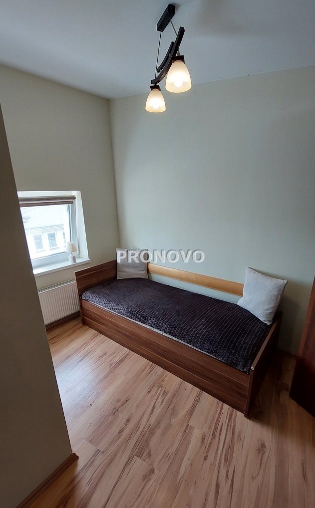 Pokójw w 4 pokojowym mieszkaniu Wały Chrobrego (2)