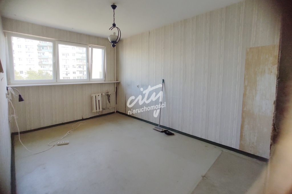 3-pok mieszkanie, balkon - z dużym potencjałem (7)