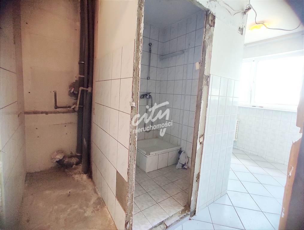 3-pok mieszkanie, balkon - z dużym potencjałem (8)