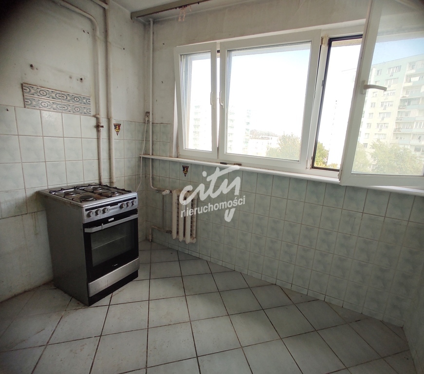 3-pok mieszkanie, balkon - z dużym potencjałem (9)