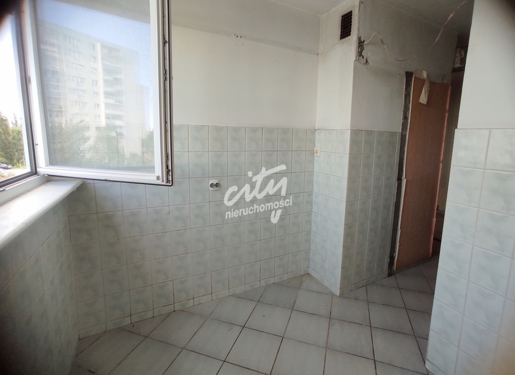 3-pok mieszkanie, balkon - z dużym potencjałem (10)