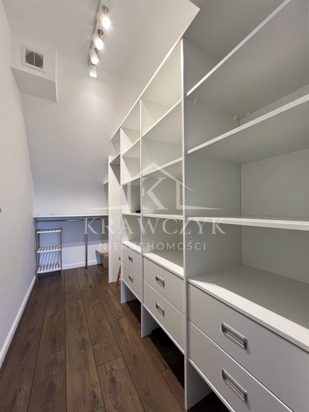 Osiedle zamknięte, miejsce post., komórka lokators (8)