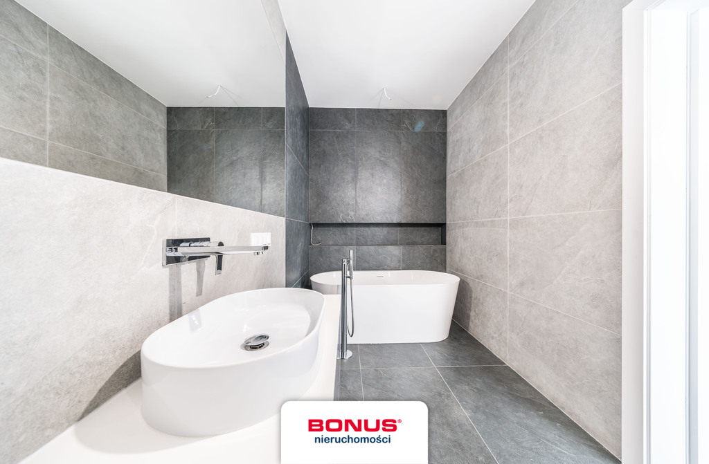 Bliźniak z garażem, zamknięta ulica z pozbruku (12)