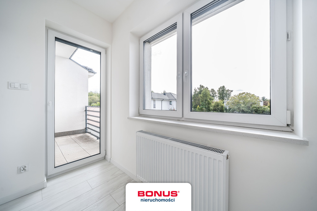 Bliźniak z garażem, zamknięta ulica z pozbruku (16)