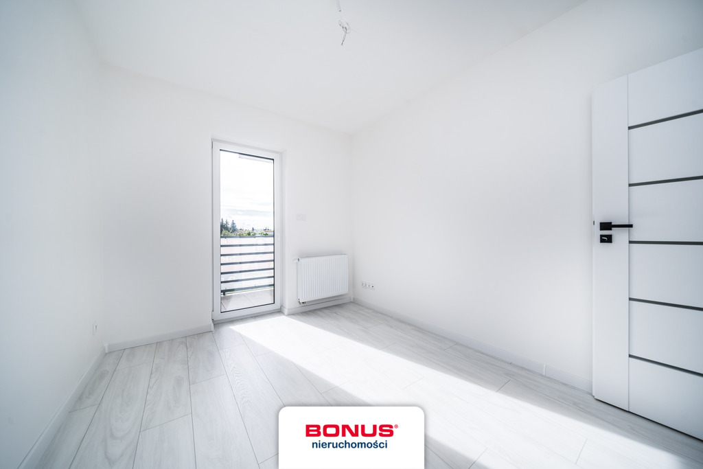 Bliźniak z garażem, zamknięta ulica z pozbruku (19)