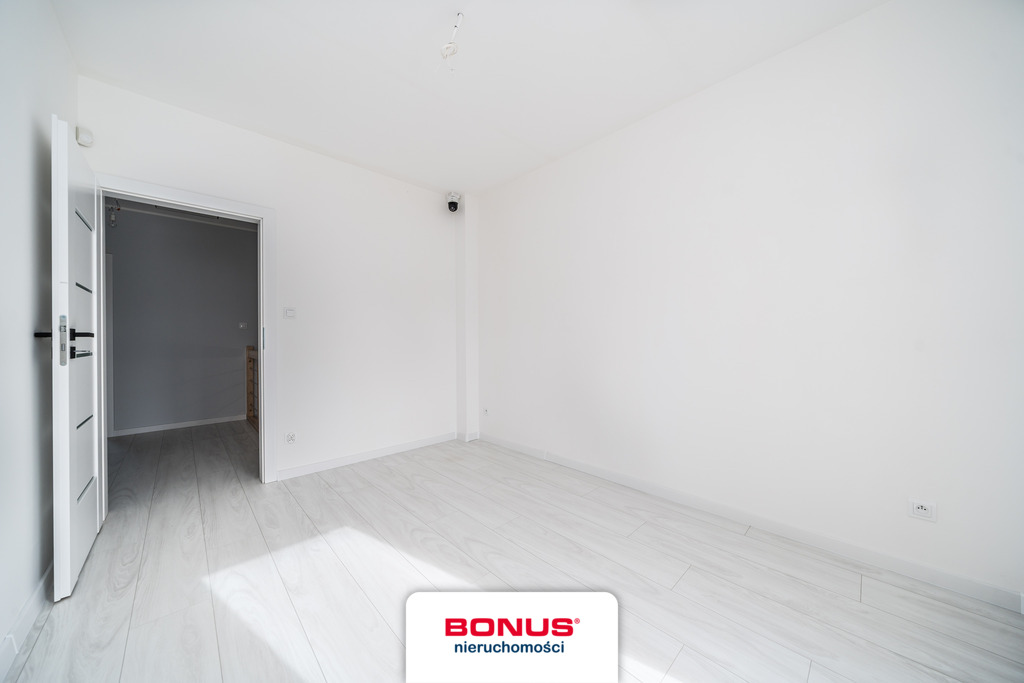 Bliźniak z garażem, zamknięta ulica z pozbruku (20)