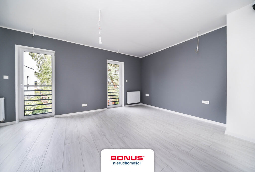 Bliźniak z garażem, zamknięta ulica z pozbruku (22)