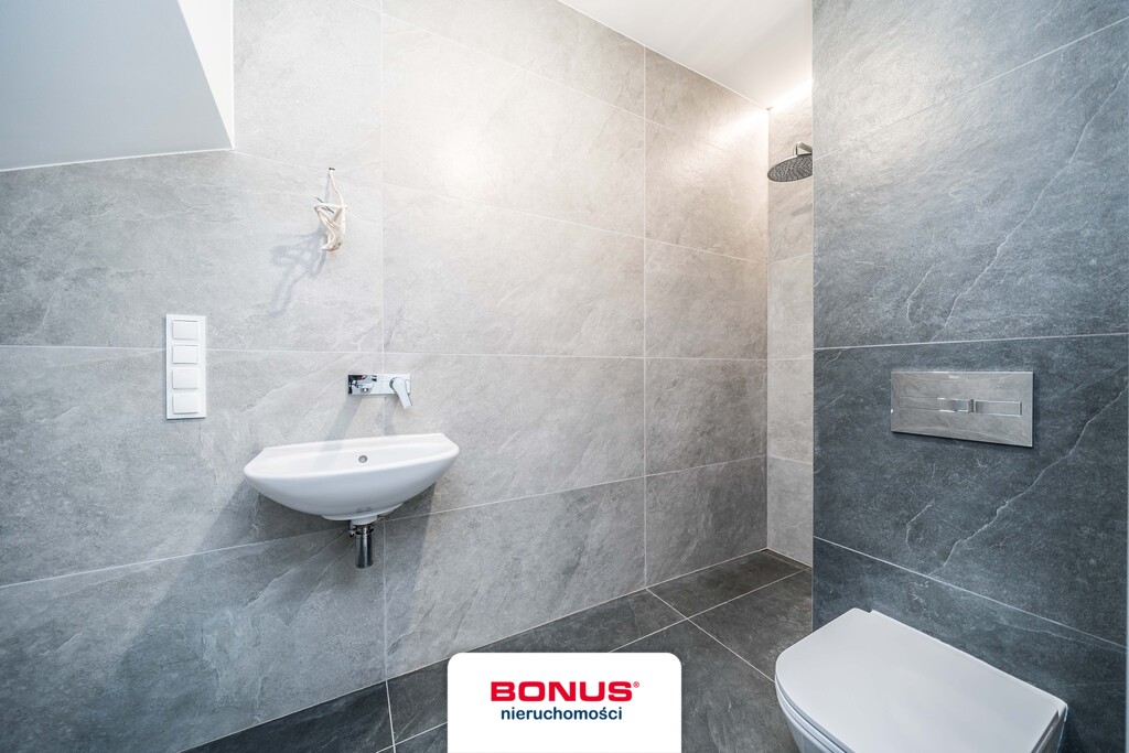 Bliźniak z garażem, zamknięta ulica z pozbruku (26)